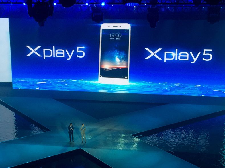 Vivo_Xplay5_1web